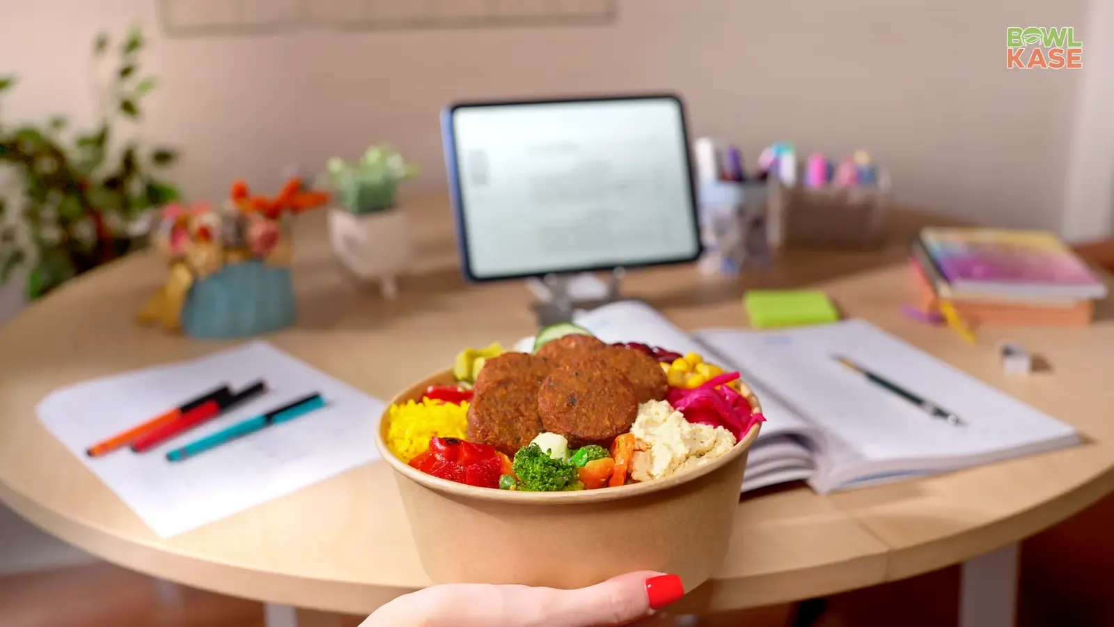 Between classes — Humuslu Falafelli Bowl Kase
